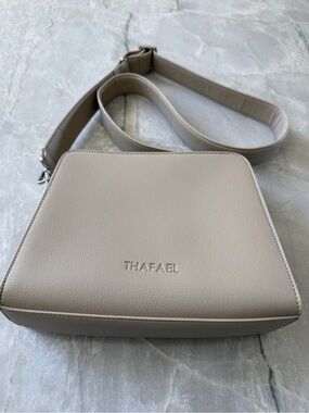 Thafael La Trotteuse Anti-theft travel Crossbody beige like new